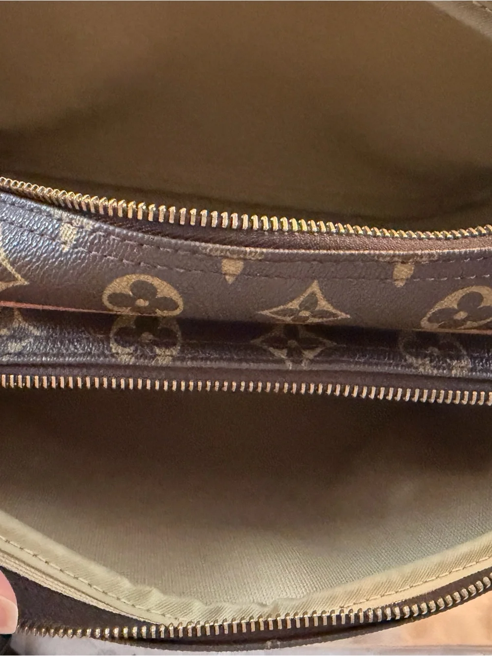 Louis Vuitton Reporter PM